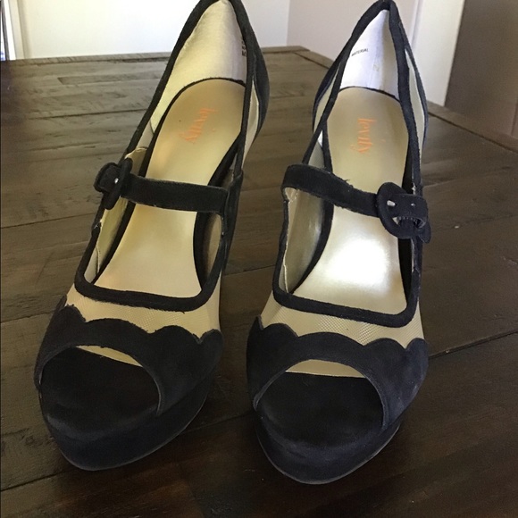 Levity Black Leather and Mesh Shoe - Picture 3 of 8